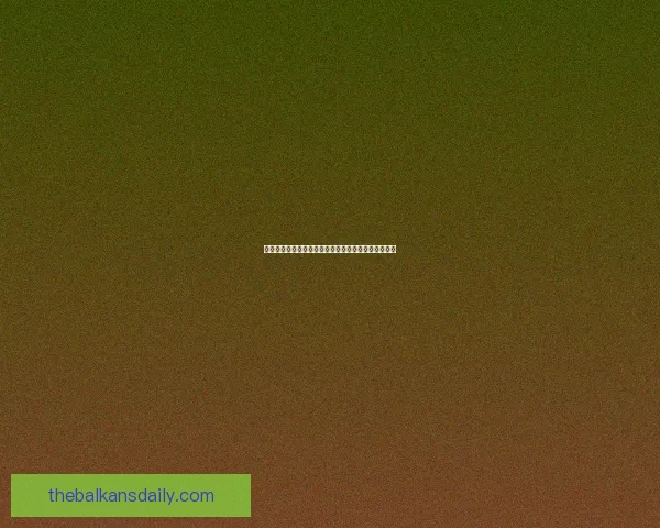 少侠一炷香独行江湖烟雨中愿随风踏遍天涯路与梦同在